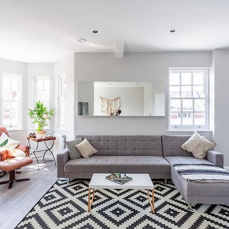 2 Bedroom Apartments With Sofa Bed In Southend Bagian luar foto