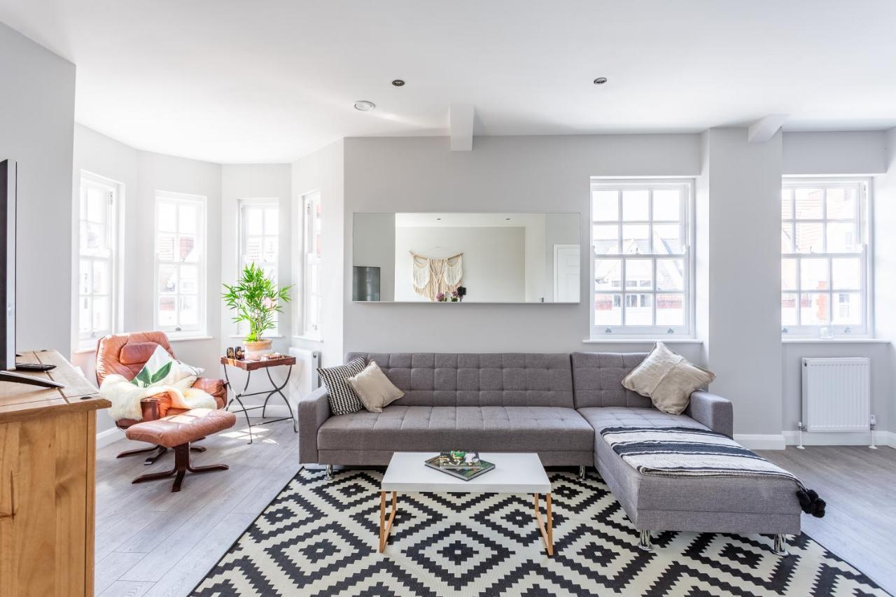 2 Bedroom Apartments With Sofa Bed In Southend Bagian luar foto