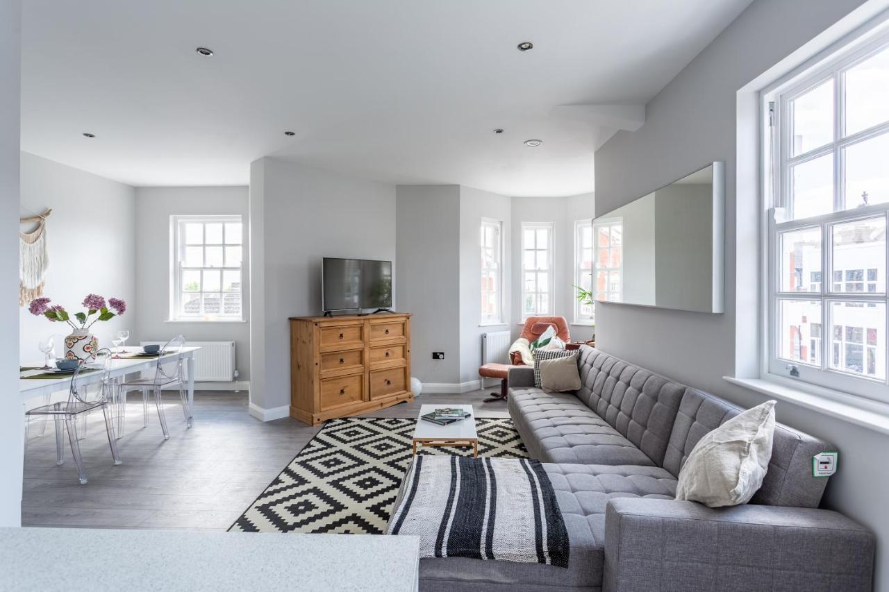 2 Bedroom Apartments With Sofa Bed In Southend Bagian luar foto