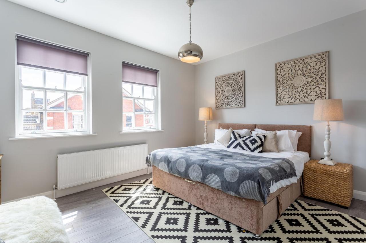 2 Bedroom Apartments With Sofa Bed In Southend Bagian luar foto