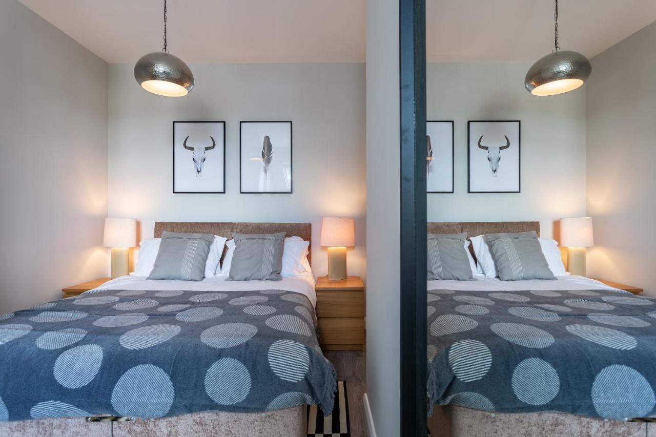 2 Bedroom Apartments With Sofa Bed In Southend Bagian luar foto
