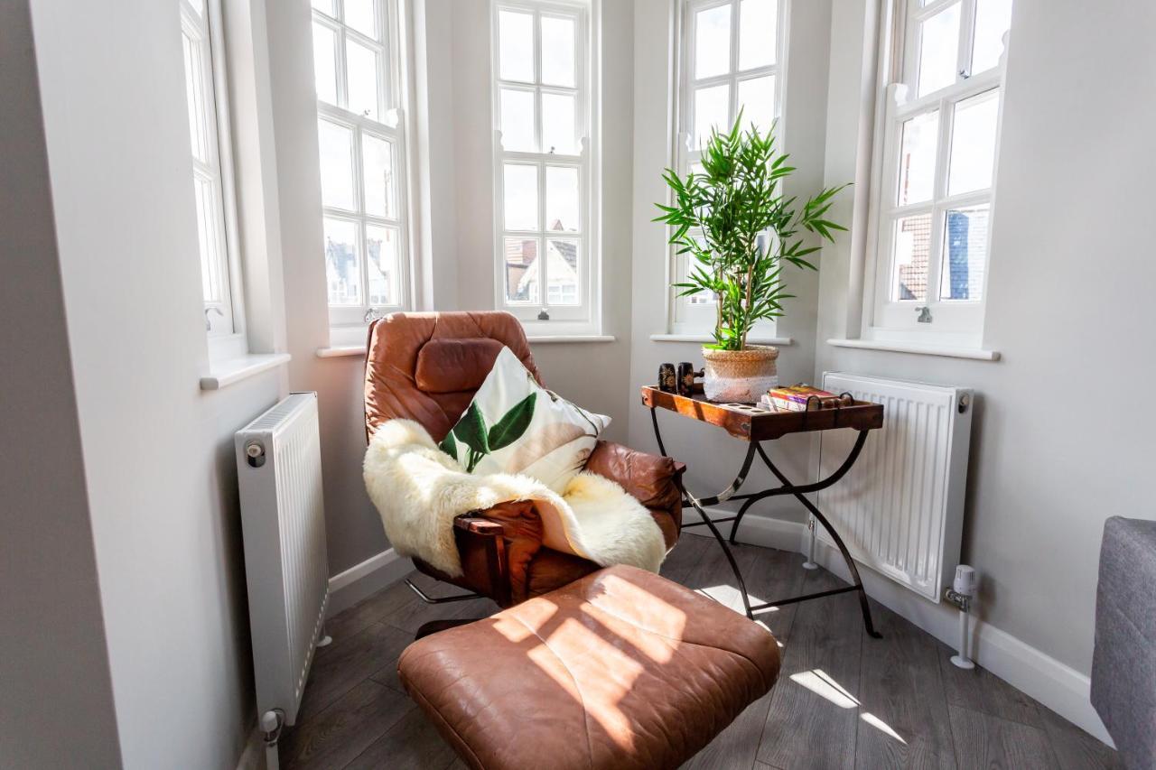 2 Bedroom Apartments With Sofa Bed In Southend Bagian luar foto