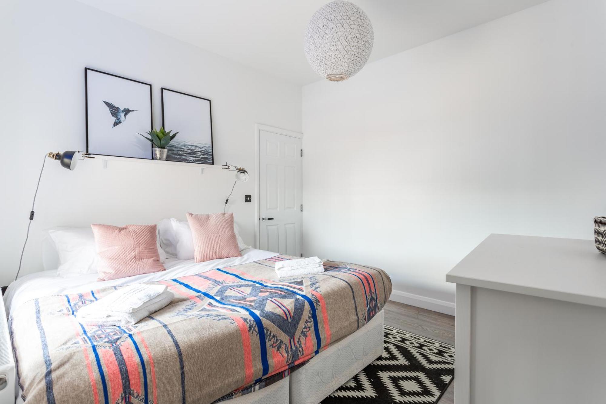 2 Bedroom Apartments With Sofa Bed In Southend Bagian luar foto